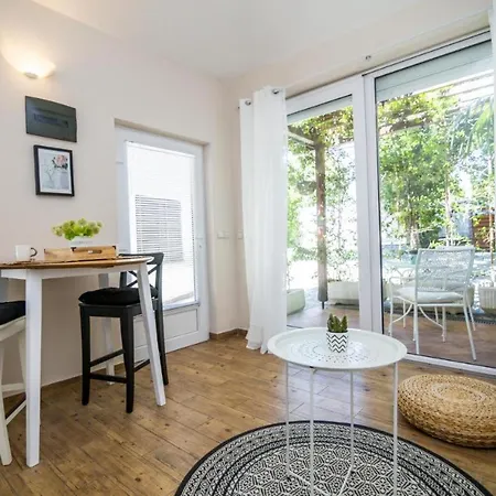 Modern & Beautiful Apartments, *