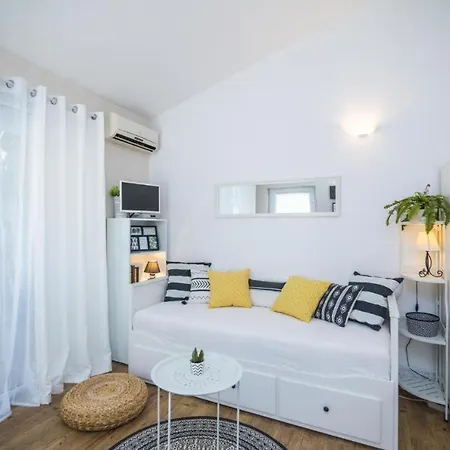 Modern & Beautiful Apartments, *