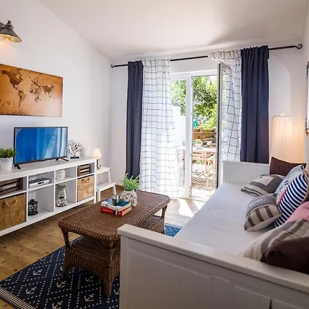 Modern & Beautiful Apartments,