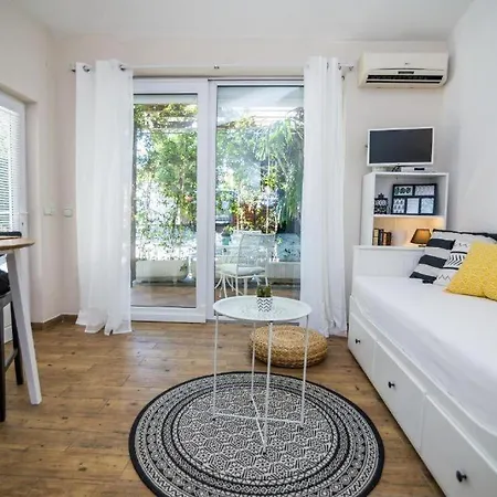 Modern & Beautiful Apartments, Lägenhet Biograd Na Moru